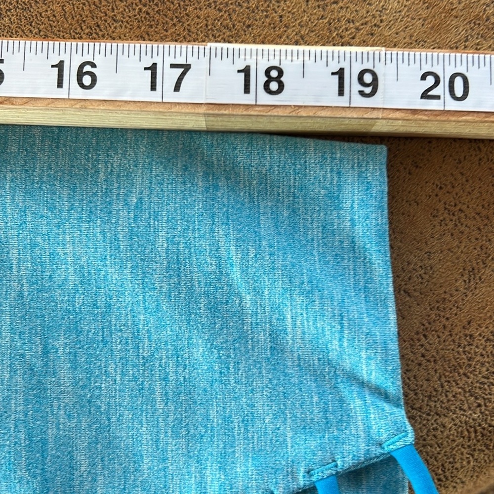 Prana Blue Capri Cropped Athletic Leggings with Stretchy Fabric & cuff detail M - Picture 9 of 9